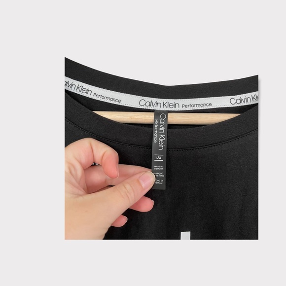 NWT Calvin Klein Short Sleeved Tee T-shirt - Picture 6 of 8